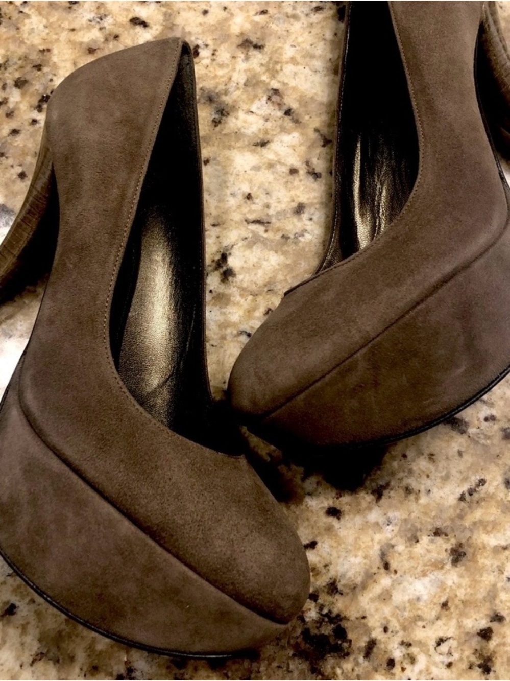 Stuart Weitzman taupe Suede Platform Pumps